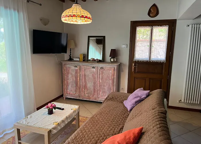 Nel | Civico 2 Vila Uzzano